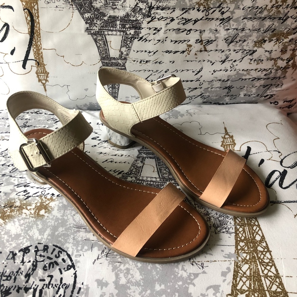🆕✨CUTE SANDALS✨🆕